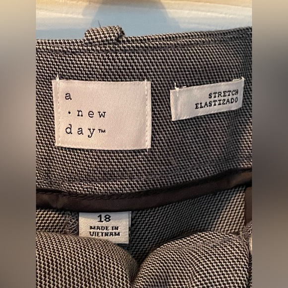 Plus 18 NEW gray slim ankle stretch 4 pockets - a new day - Picture 7 of 9